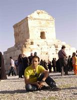 من در پای کورش بزرگ- نوروز۸۸